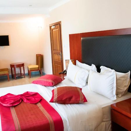Orient Park Hotel Кігалі Екстер'єр фото
