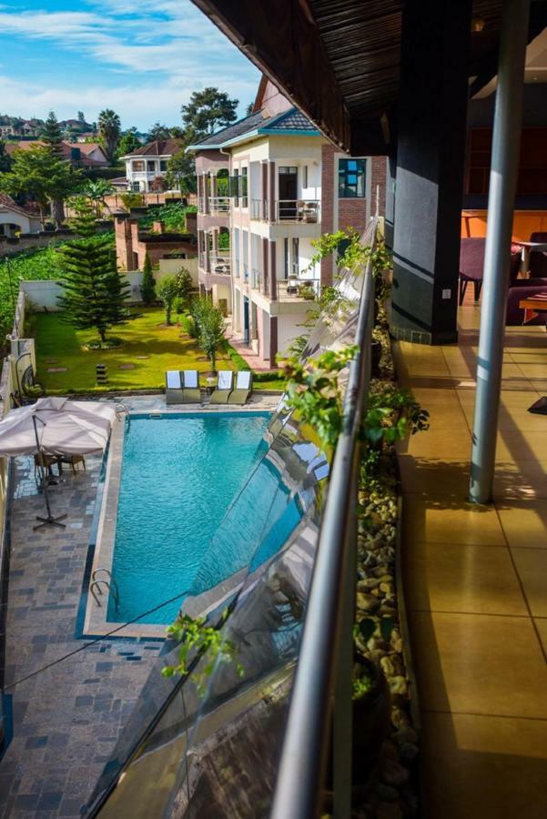Orient Park Hotel Кігалі Екстер'єр фото