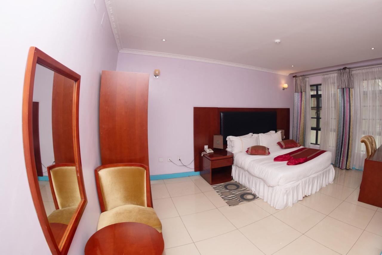 Orient Park Hotel Кігалі Екстер'єр фото
