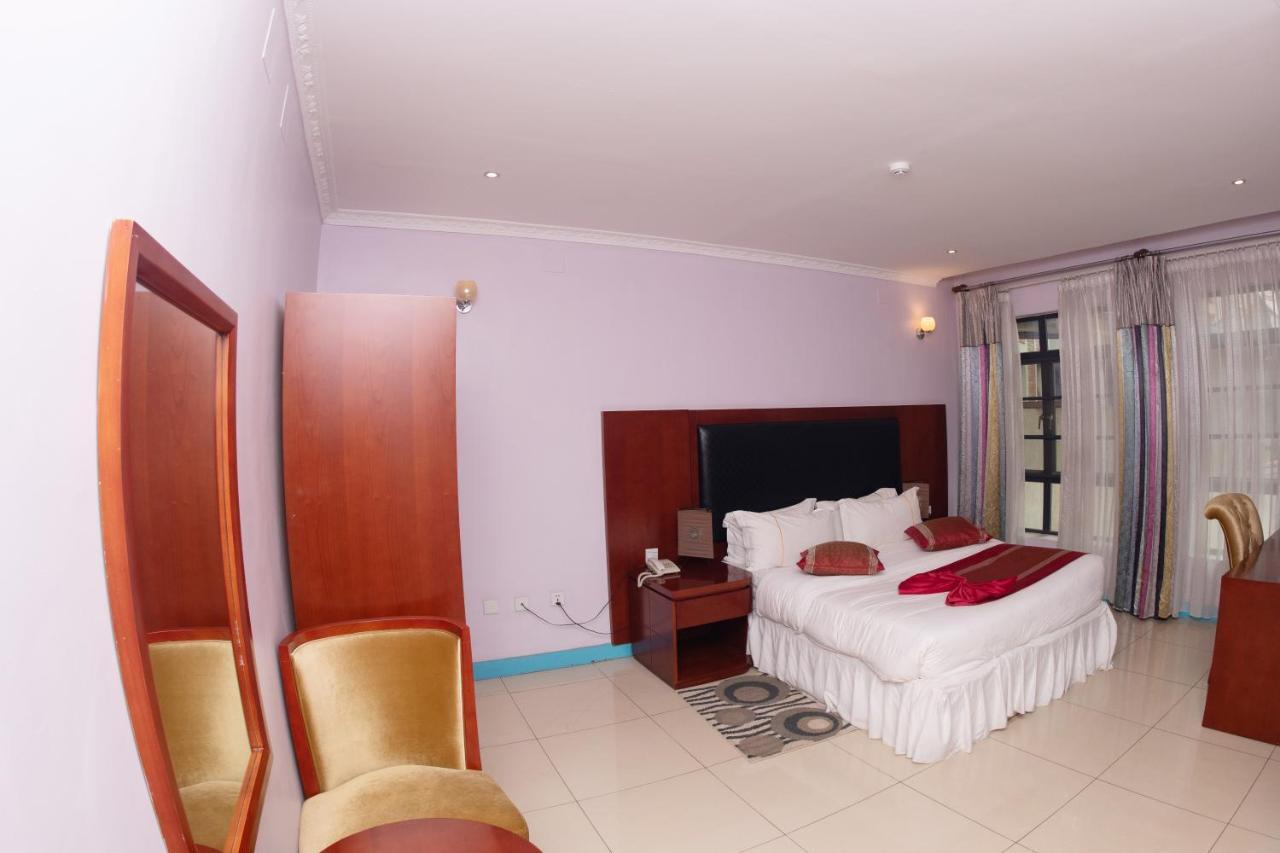 Orient Park Hotel Кігалі Екстер'єр фото
